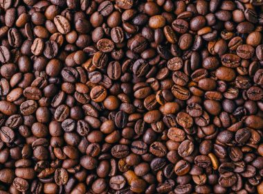 Jak wykorzystać przeterminowaną kawę